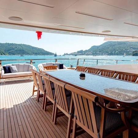 Lady Lena yacht alfresco dining