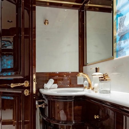 ensuite cabin bathroom