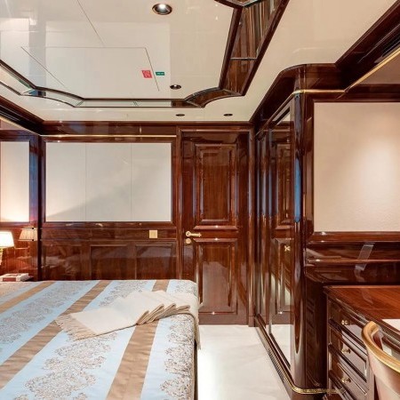 Lady Lena yacht cabin