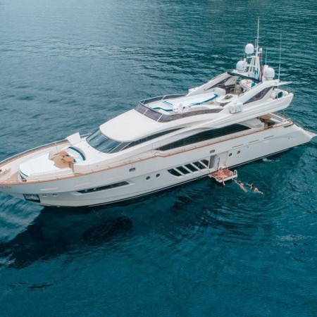 LADY MURA Yacht Charter | 29.1m Dominator