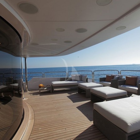 Latiko yacht lounge