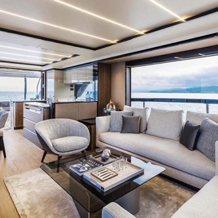 Legend II yacht salon