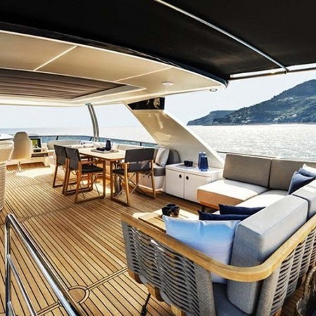 Legend II yacht flybridge lounge