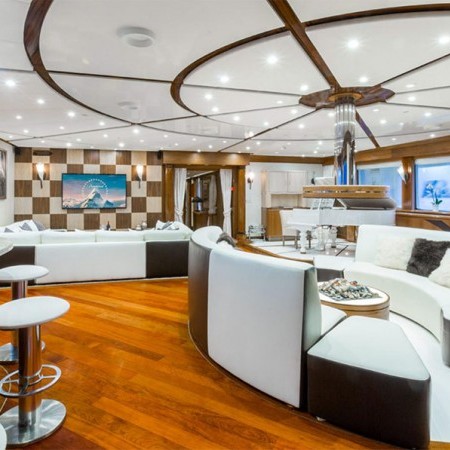 Legend yacht salon