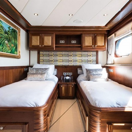 twin cabin Legend yacht