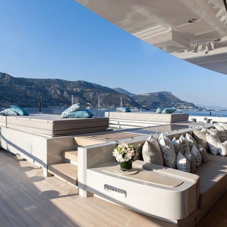 Lemon Tree yacht charter