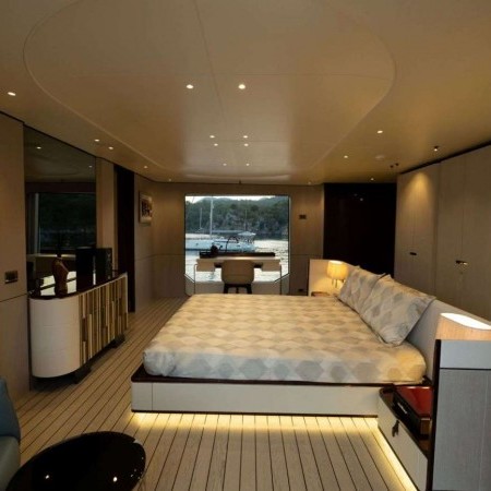 double cabin for 2 charter guests