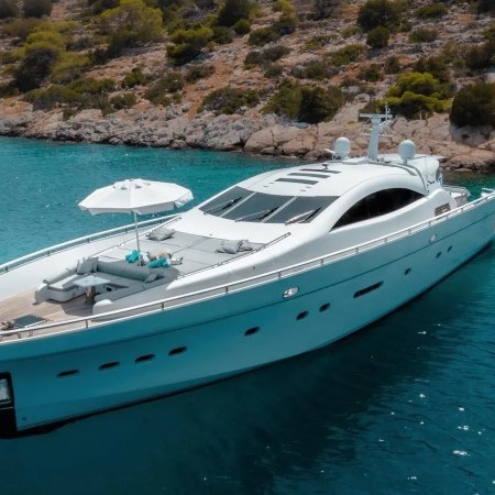 MAC Yacht charter