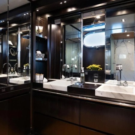 luxurious bathroom