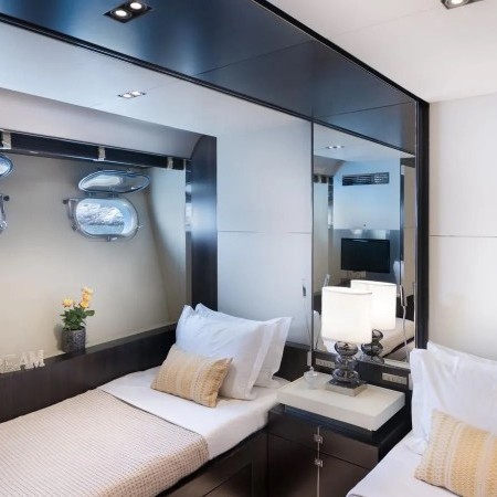 MAC yacht twin cabin