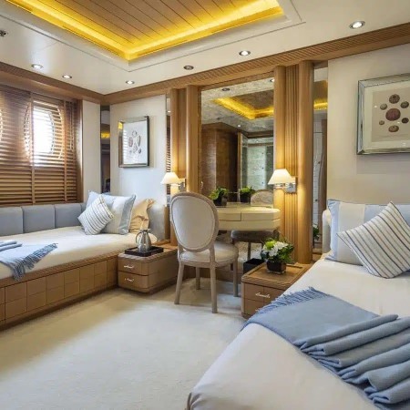 cabin for 2 charter guests