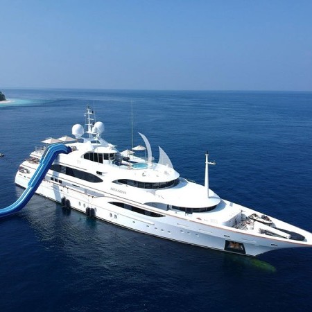 yacht charter Greece with Meamina