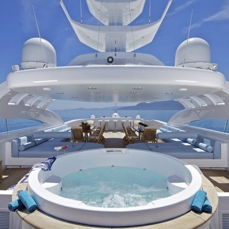 Mia Rama yacht Jacuzzi