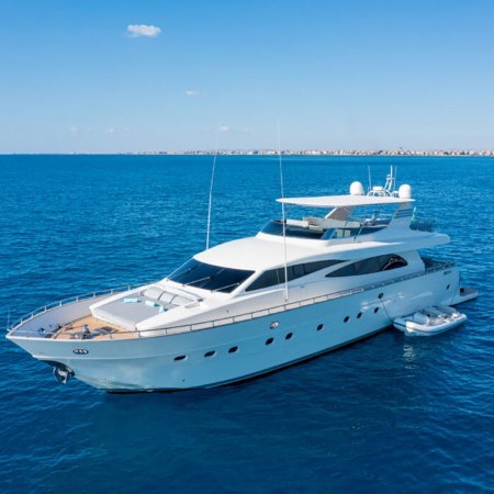 Minou yacht charter