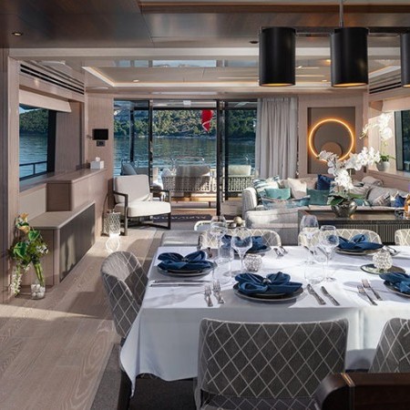 Mowana yacht dining