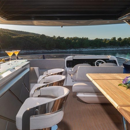 Mowana yacht flybridge