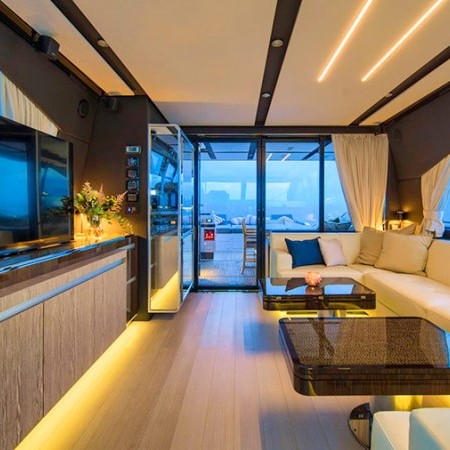 Mudita yacht salon