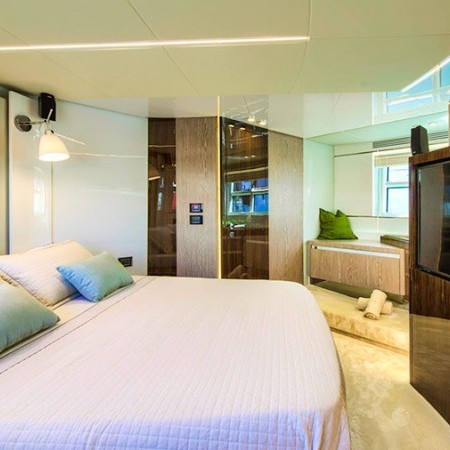 cabin for 2 charter guests