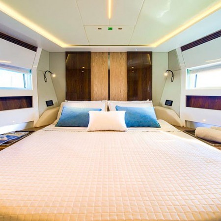 cabin for 2 charter guests