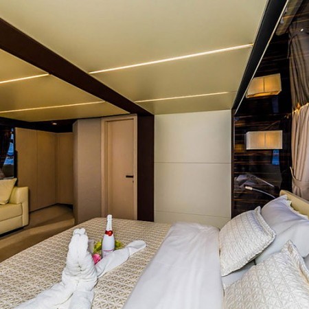 cabin for 2 charter guests