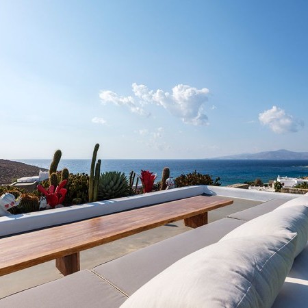 luxury villa in Mykonos for large groups