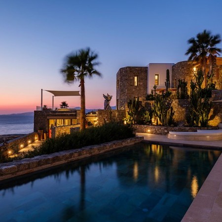 luxury villa in Mykonos for large groups