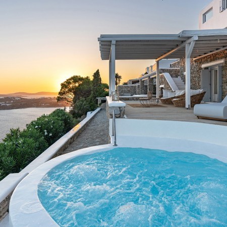 Jacuzzi at villa Oxygen Mykonos