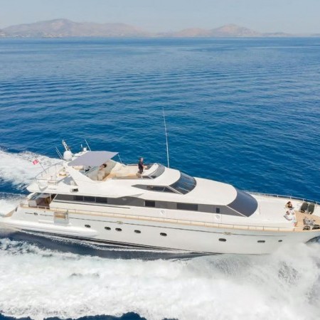 daily yacht charters mykonos