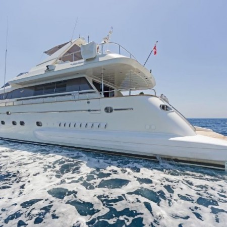 yacht for 25 guests Mykonos