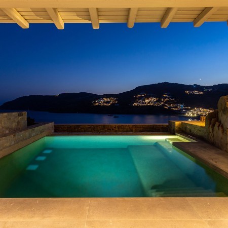 beachfront villa for rent in Mykonos