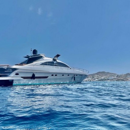 Pershing 72 Yacht for rent in Mykonos