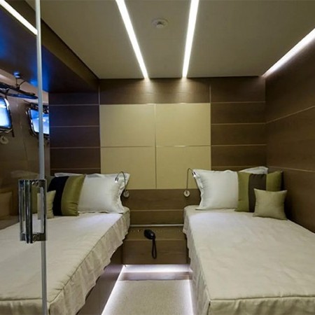 Naia superyacht twin cabin