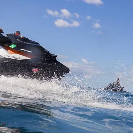 jet ski 