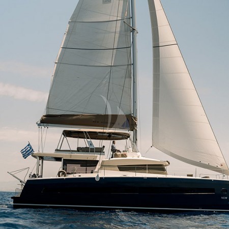 new horizons 3 catamaran charter in Greece