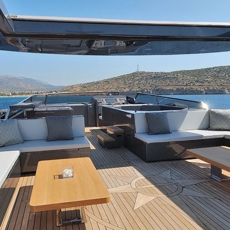 spacious deck lounge