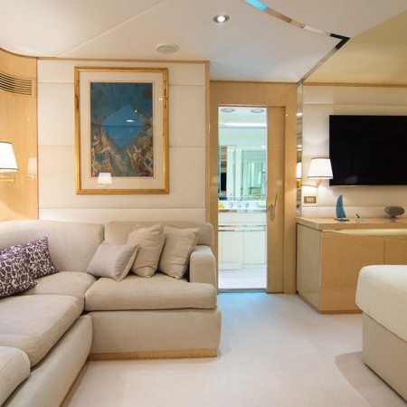 cabin for 2 charter guests