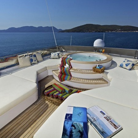 O'Rion yacht Jacuzzi