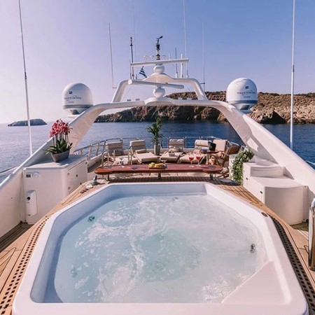 Oak yacht charter with Jacuzzi