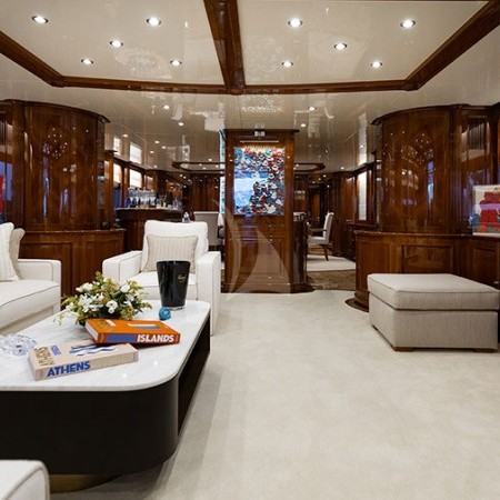 charter OAK yacht