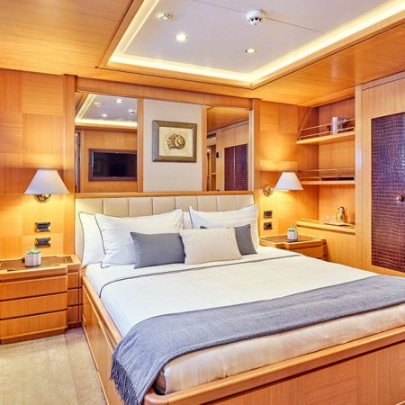 oasis yacht cabin