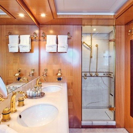 Oasis superyacht cabin