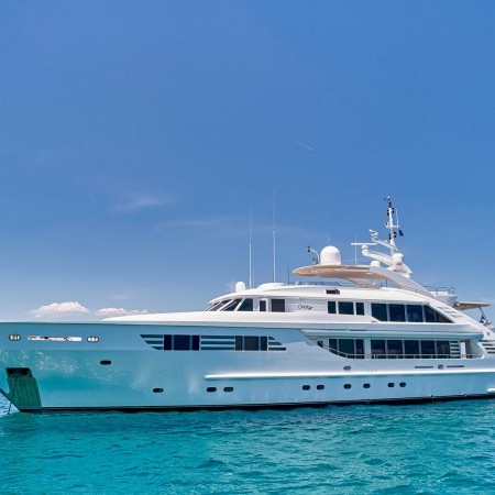 Oasis superyacht charter