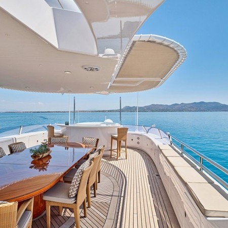 Oasis yacht flybridge