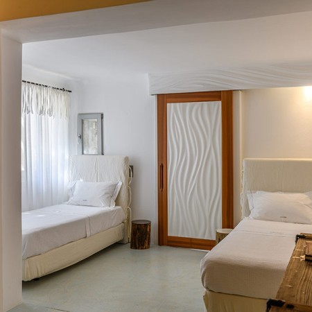 double bedroom for 2 villa's guests