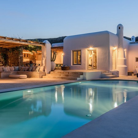 Villa Oberon Mykonos at night