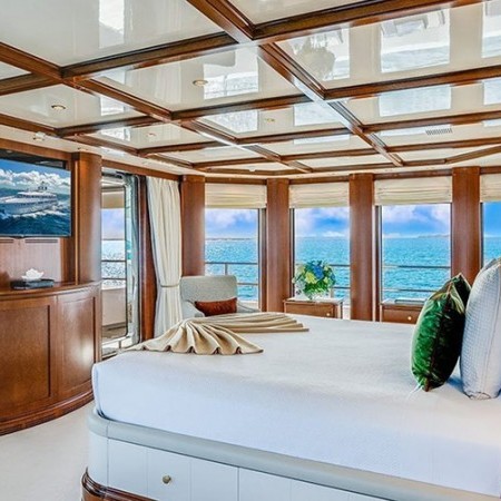 O'Ceanos yacht owner's cabin