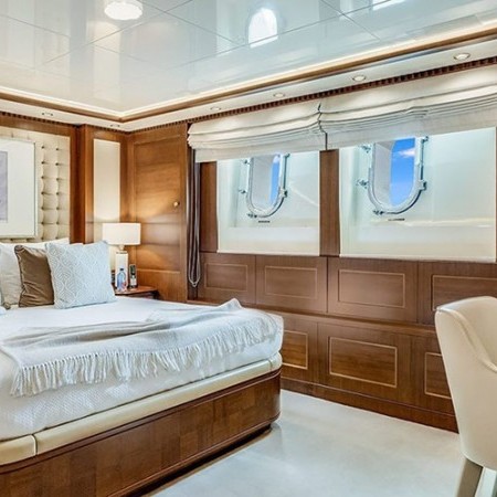 cabin for 2 charter guests