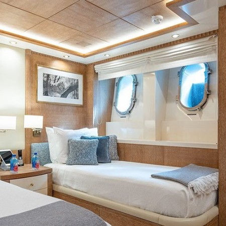 O'Ceanos yacht twin cabin