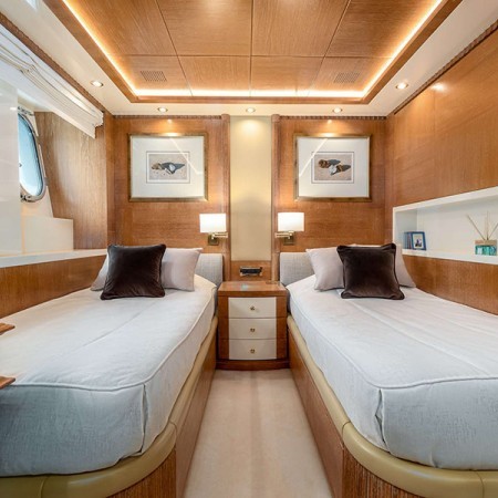 O'Ceanos yacht twin cabin