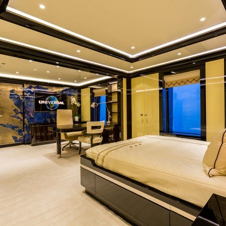 cabin for 2 charter guests